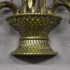 Wunderschöne antike 2 flammige Jugendstil Wandlampe aus Messing mit Verzierungen in Form eines Blumenkorbes mit Ähren