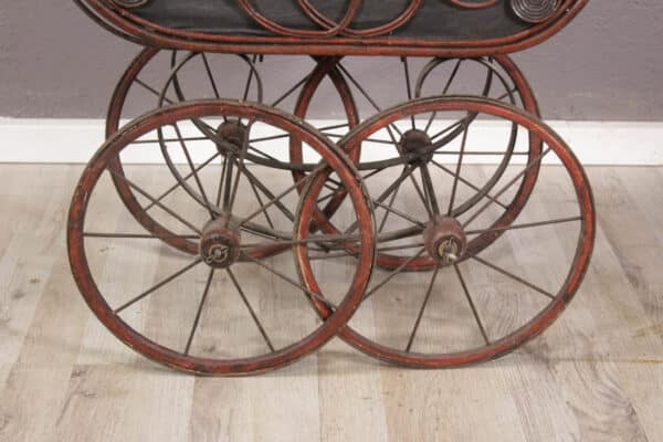 Räder aus Holz und Metall