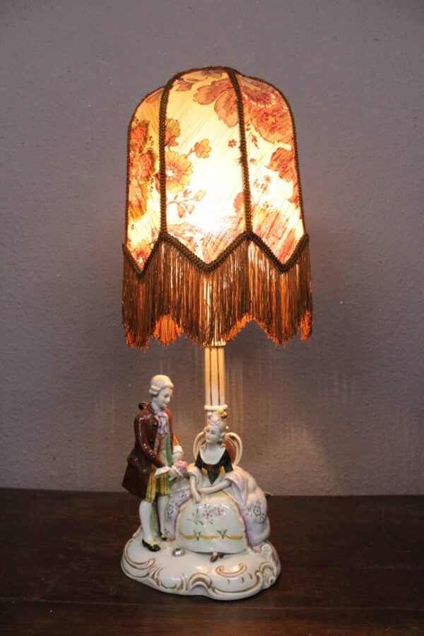 Antike Porzellan Figurenlampe kaufen bei Antik & Stil