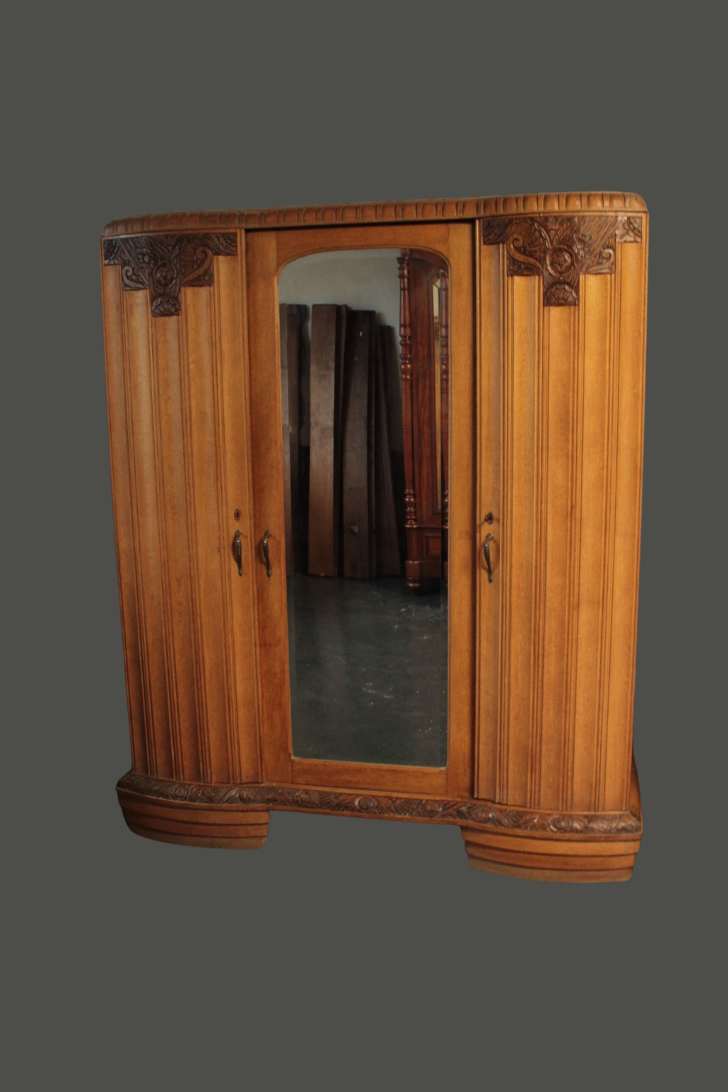 Art Deco Jugendstil Kleider-/Garderobenschrank newest Weichholzmöbel