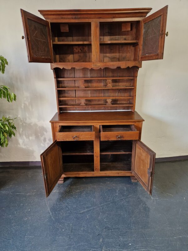 antikes Buffet Küchenschrank bei Antik & Stil