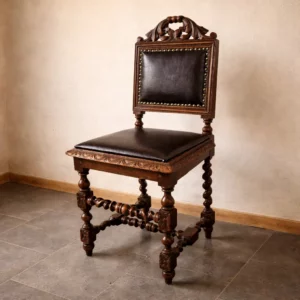 Gründerzeit Stuhl um 1880 seitliche Ansicht Leder Schnitzerei Holz