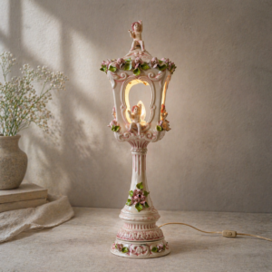 Porzellan Lampe Putten Rokoko Stil Gesamtansicht