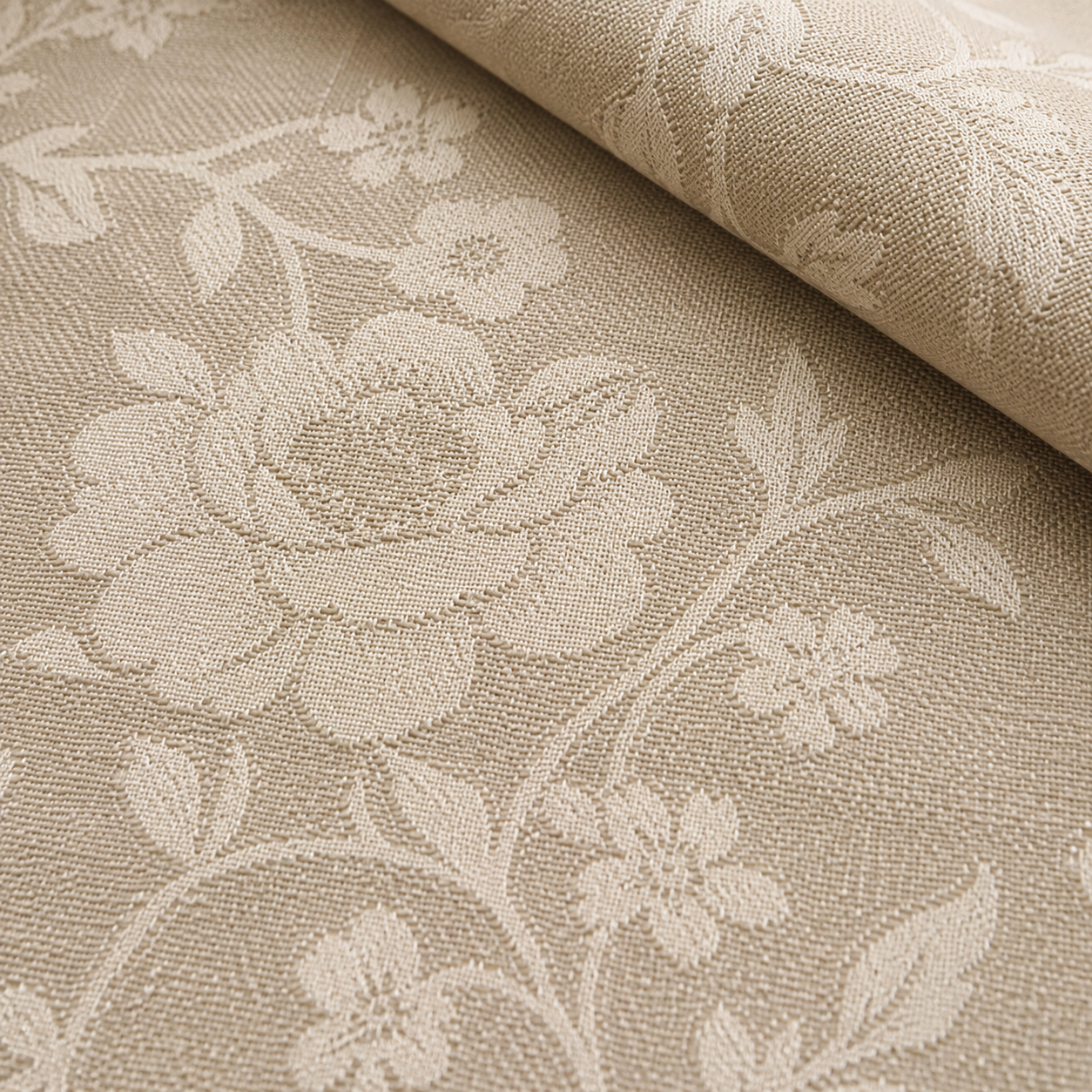 Detailaufnahme von floralem Chenille Stoff in Leinenoptik - Möbelstoff Chenille Blumen
