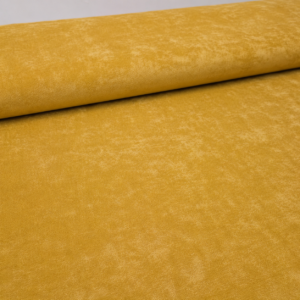 Quadratische Produktaufnahme von hochwertigem Veloursstoff Ockergelb