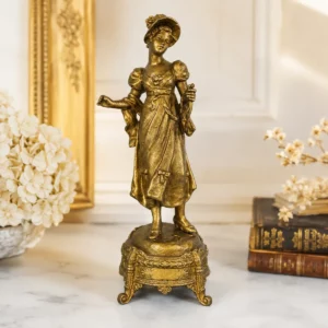 Antike Jugendstil Figur einer Dame mit Hut